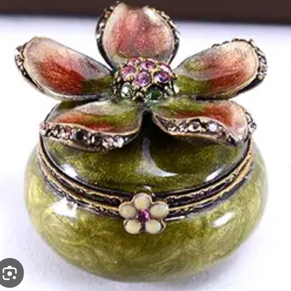 Jay Strongwater Green and Red Floral Trinket ring box